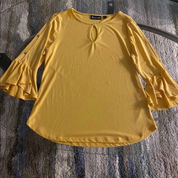 New York & Company Keyhole Front Blouse - Picture 2 of 3